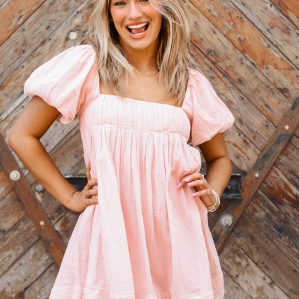 Chic Pink Puff Sleeve Dress